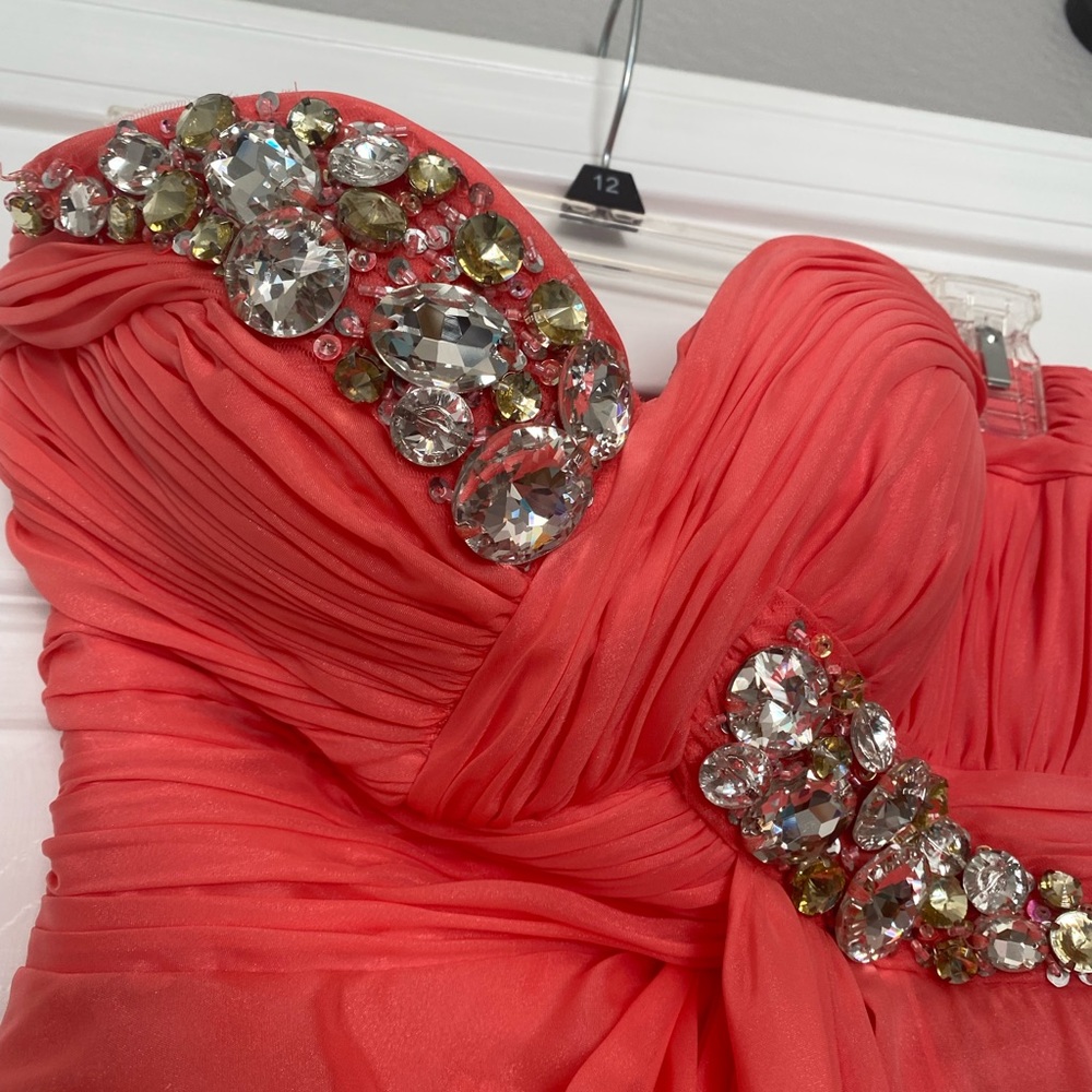 Dress - Picture 6 of 6